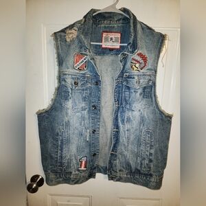 Jean jacket size 2xl but fits like xl